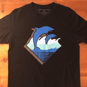 Pink Dolphin Blue Dolphin